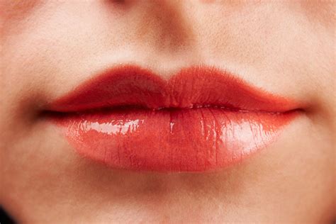 best makeup tips for different lip shapes heavy bottom lips kamdora