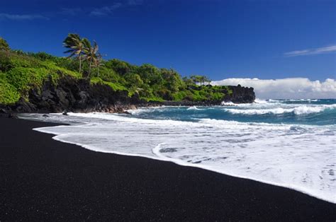 Black Sand Beach On Oahu Where Can You Find One Oahu