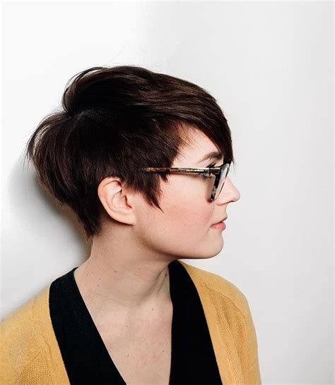 short hair pixie cut hairstyle with glasses ideas 95