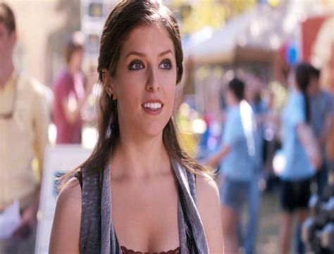 anna kendrick pitch perfect wallpaper mobile flowers