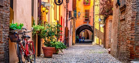cheap flights  bologna play airlines