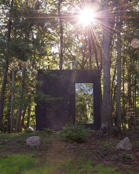 sleek modern cabin  upstate  york designed  studio padron  york library cabin
