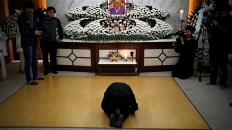 s koreans gather at japan embassy for funeral of comfort woman south korea news al jazeera
