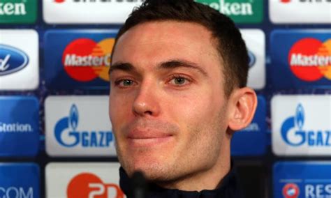 thomas vermaelen to miss arsenal s pre season tour to receive treatment