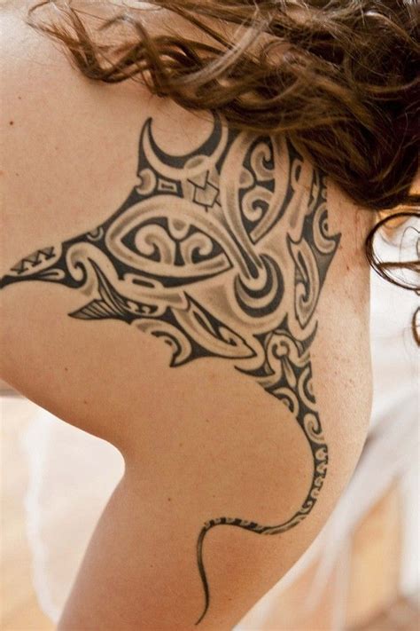 Meet The Rays Impressive Polynesian Tattoos Manta Ray Tattoos The