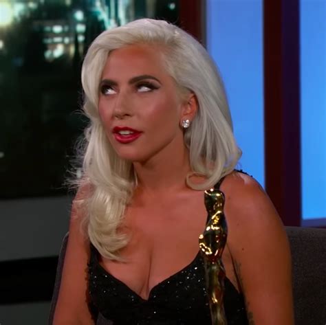 Lady Gaga I Përgjigjet Njëherë E Mirë Njerëzve Rreth Bradley It