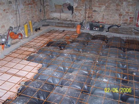 In merito alla possibilità di intervenire sui pavimenti di una casa indipendente al piano terra, per la creazone di un vespaio areato. Ristrutturazione Vecchio Cascinale In Collina In Provincia di Torino