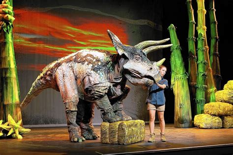 review erths dinosaur zoo   chicago tribunedigital chicagotribune
