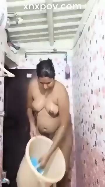 Bangladeshi Sexy Girl Full Naked Bathing Selfie For Bf