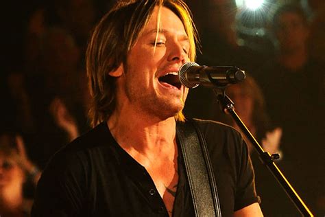 keith urban opens    difficulty  vocal rest