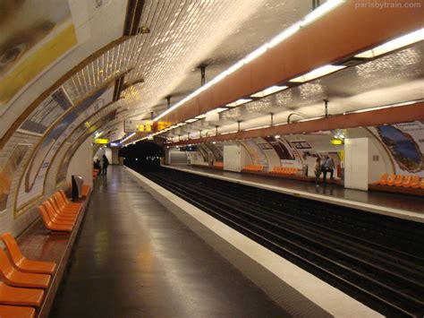 paris metro subway paris  train