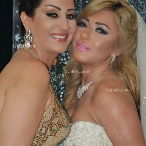 Sowar Fadhaye7 وفاء عامر تتألق بفستان ذهبي في زفاف سارة