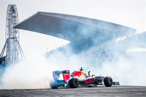 max verstappen op twitter donuts burn outs  lot  smoke super     fans