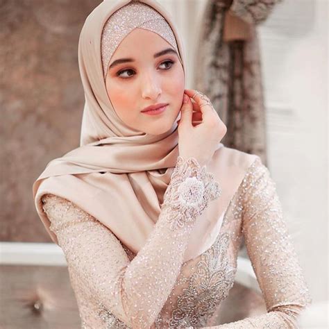 beautiful hijab wraps     wedding day hijab fashion