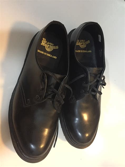 trading  selling dr martens  mono  size  uk size  black practically brand