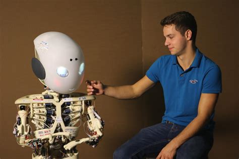 live interactions with robots increase their perceived human likeness