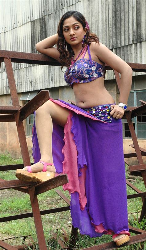 Sheela Kaur Very Hot And Sexy Navel And Thighs Show In