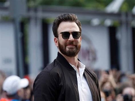 Chris Evans Uses Nude Leak Attention To Urge Americans To Vote