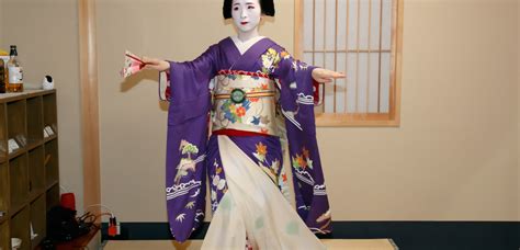 Experience A Night Of Food Fun And Games With Kyoto’s Iconic Maiko