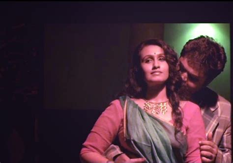 Mallu Serial Actress Kavitha Nair Hot Navel And Cleavage