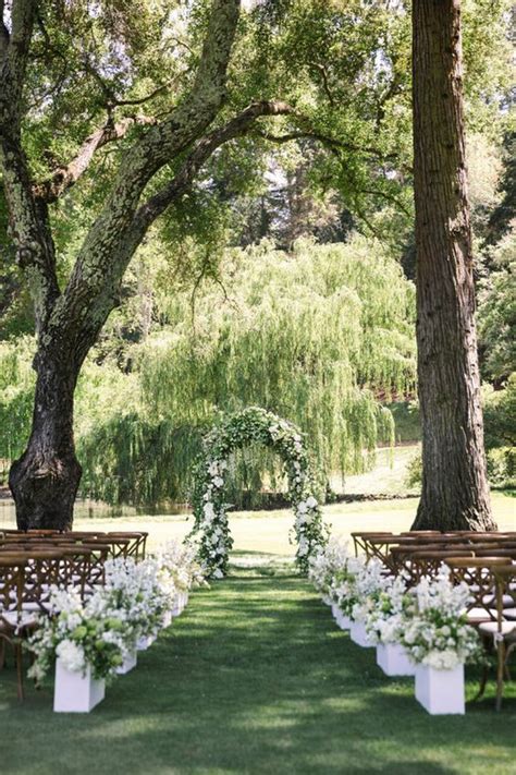 outdoor wedding ceremony ideas emmalovesweddings