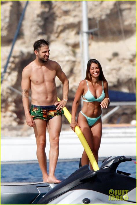 Lionel Messi Spotted Enjoying A Yacht Day With Wife Antonela Roccuzzo