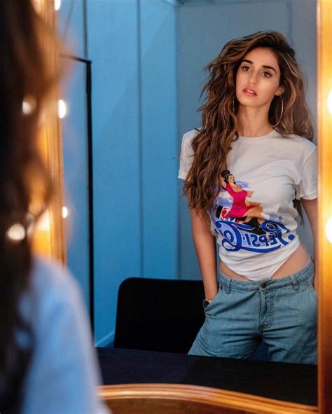 disha patani keeps fans at home for quarantine with her