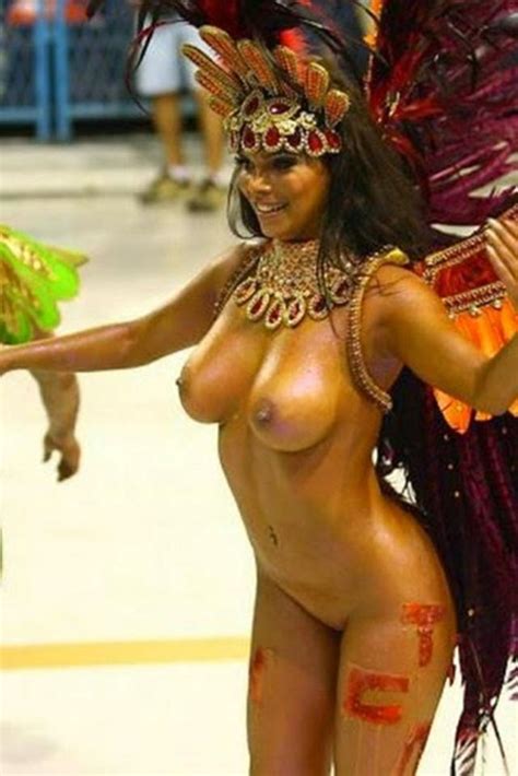 gostosas flagradas peladas no carnaval liga das novinhas