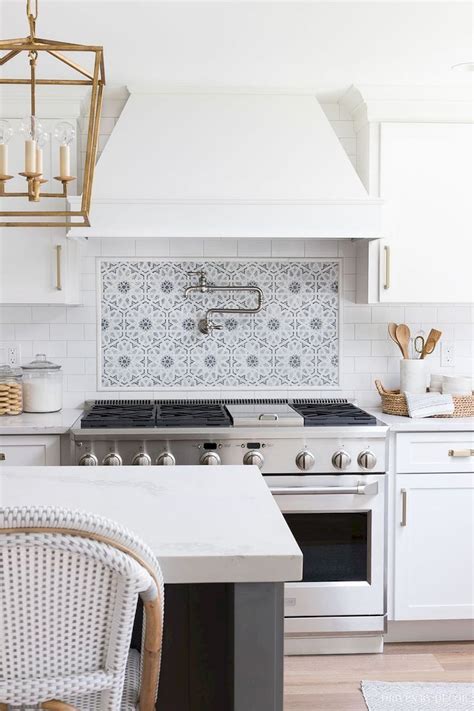 Stunning Kitchen Backsplash Ideas For Neutral Color Kitchen Designs
