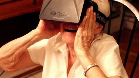 Granny Testing Oculus Rift Старушка тестирует Oculus Rift Video