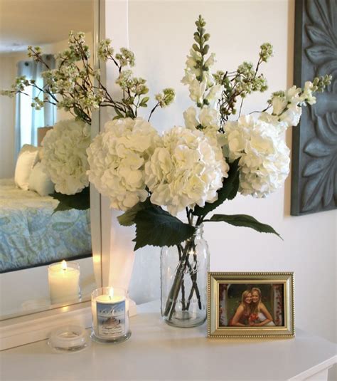 decorate  home  flowers paint colors  room