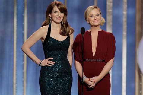 golden globes amy poehler and tina fey to host 2021 ceremony