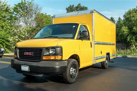 gmc savana commercial cutaway  box truck  sale special pricing chicago
