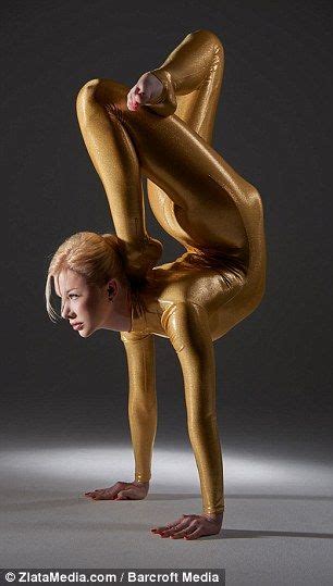 world s most flexible woman shows off her incredible contortion skills fitness contortionist