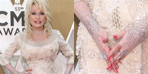 Why Does Dolly Parton Wear Fingerless Gloves And Cover Her