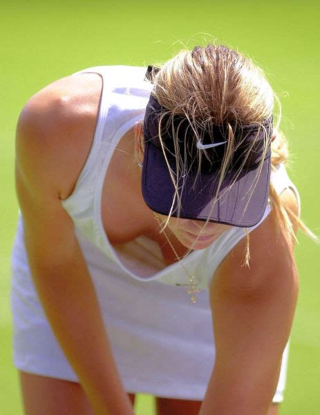 無我夢中で試合をしている女子テニス選手のおっぱいを撮影 ポッカキット