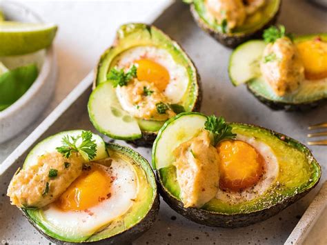 recept avokado  jajci  dimljenim lososom kulinarikanet