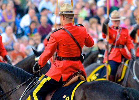 rcmp wearing red in honour of fallen officer