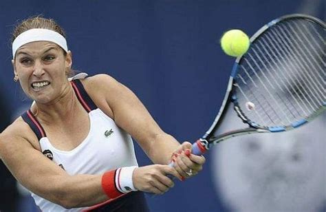 Ekaterina Makarova Defeats Dominika Cibulkova In Dubai Tennis