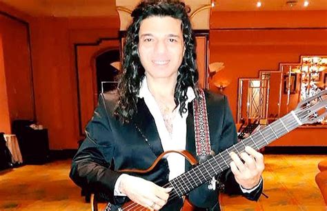 ‎عازف الجيتار عماد حمدي في ضيافة متحف الفن المصري الحديث غدًا بوابة