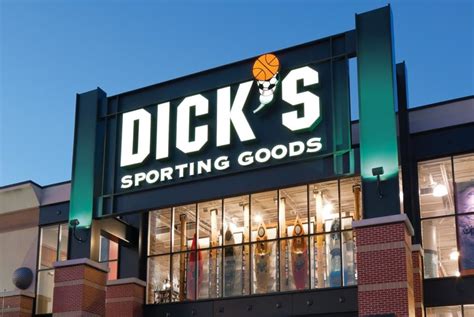 dick s sporting goods posts solid q3 raises guidance shop eat surf