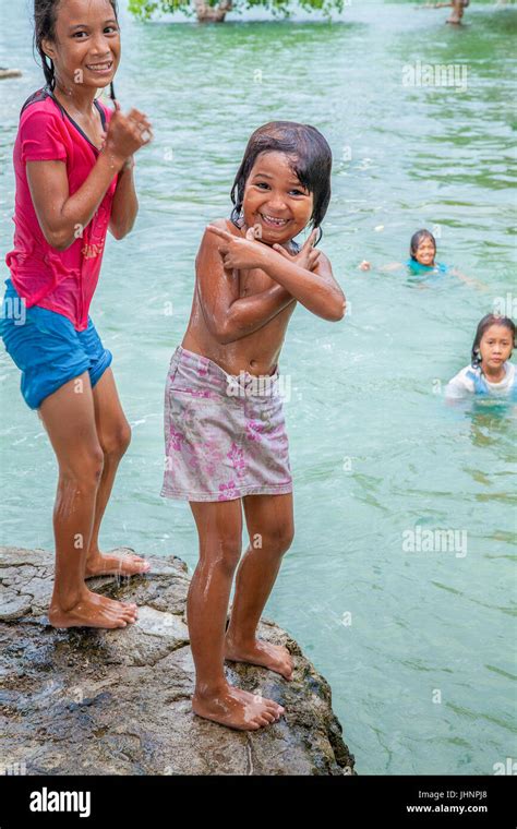 Mädchen 5 10 Jahre Alt Swim Fotos Und Bildmaterial In Hoher