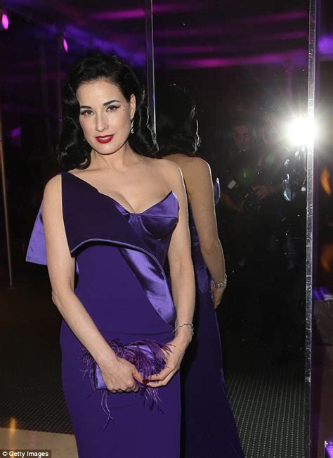 Dita Von Teese Unravels Her Shapely Figure In An Origami Gown Daily