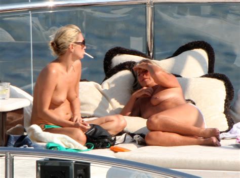 kate moss goes topless on a holiday picture 2009 5