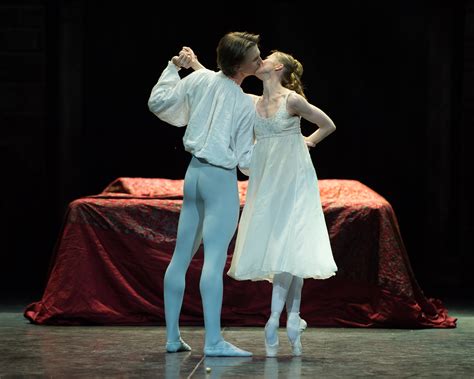 review english national ballet s ‘romeo and juliet royal albert
