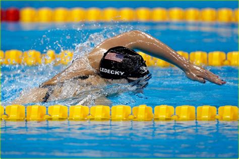 2016 Olympic Katie Ledecky Wins Gold In 800m Freestyle And Beats Her