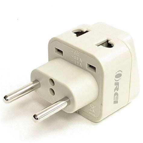 outlets plugs adapters  voltage  peru  private lima  guide