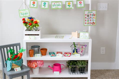 how to set up garden shop pretend play area on the littles and me