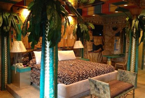 Themed Hotel Rooms Weirdest Themed Fantasy Suites In Nj