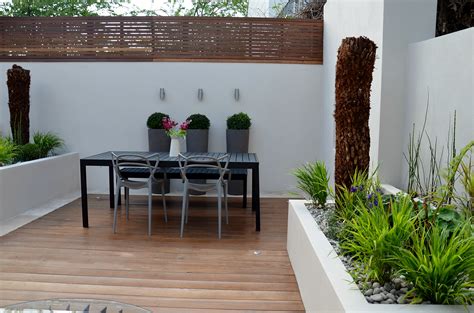 modern garden design outdoor kitchen london designer cat howard garden